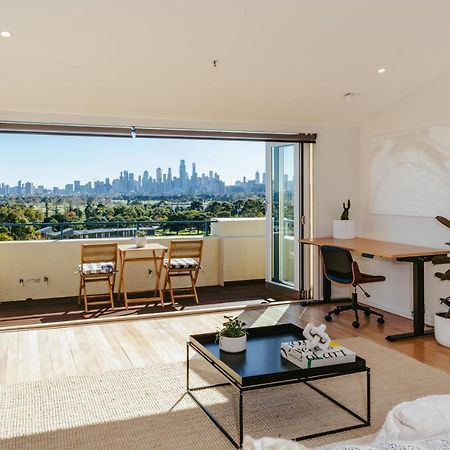 Spectacular Views Over Albert Park メルボルン エクステリア 写真