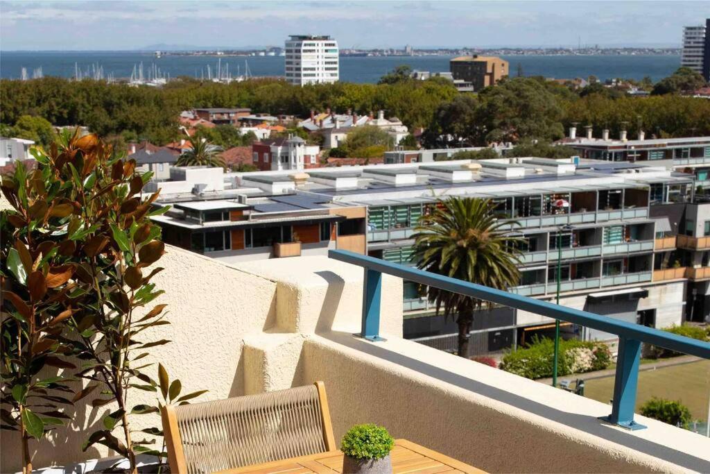 Spectacular Views Over Albert Park メルボルン エクステリア 写真