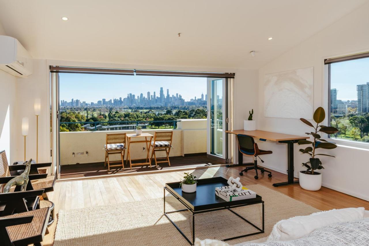 Spectacular Views Over Albert Park メルボルン エクステリア 写真